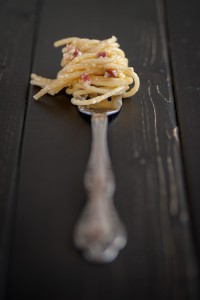 Spaghetti Carbonara with Smokey Bacon and Spicy Parmesan by Eve | nordbrise.net (Spaghetti Carbonara mit rauchigem Speck und würzigem Parmesan)